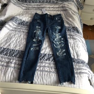 NWT AEO HI RISE JEGGING CROP 0 SHORT RIPPED